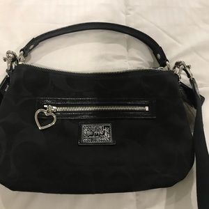 NWOT SIGNATURE COLLECTION COACH HANDBAG.